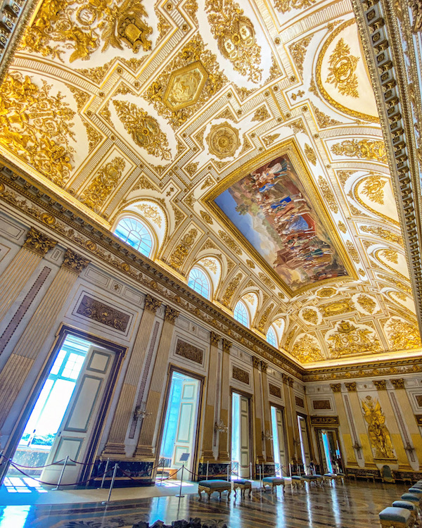 troonzaal sala del trono caserta paleis