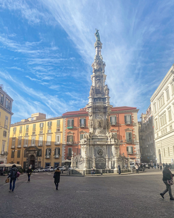 piazza gesu nuovo napels plein